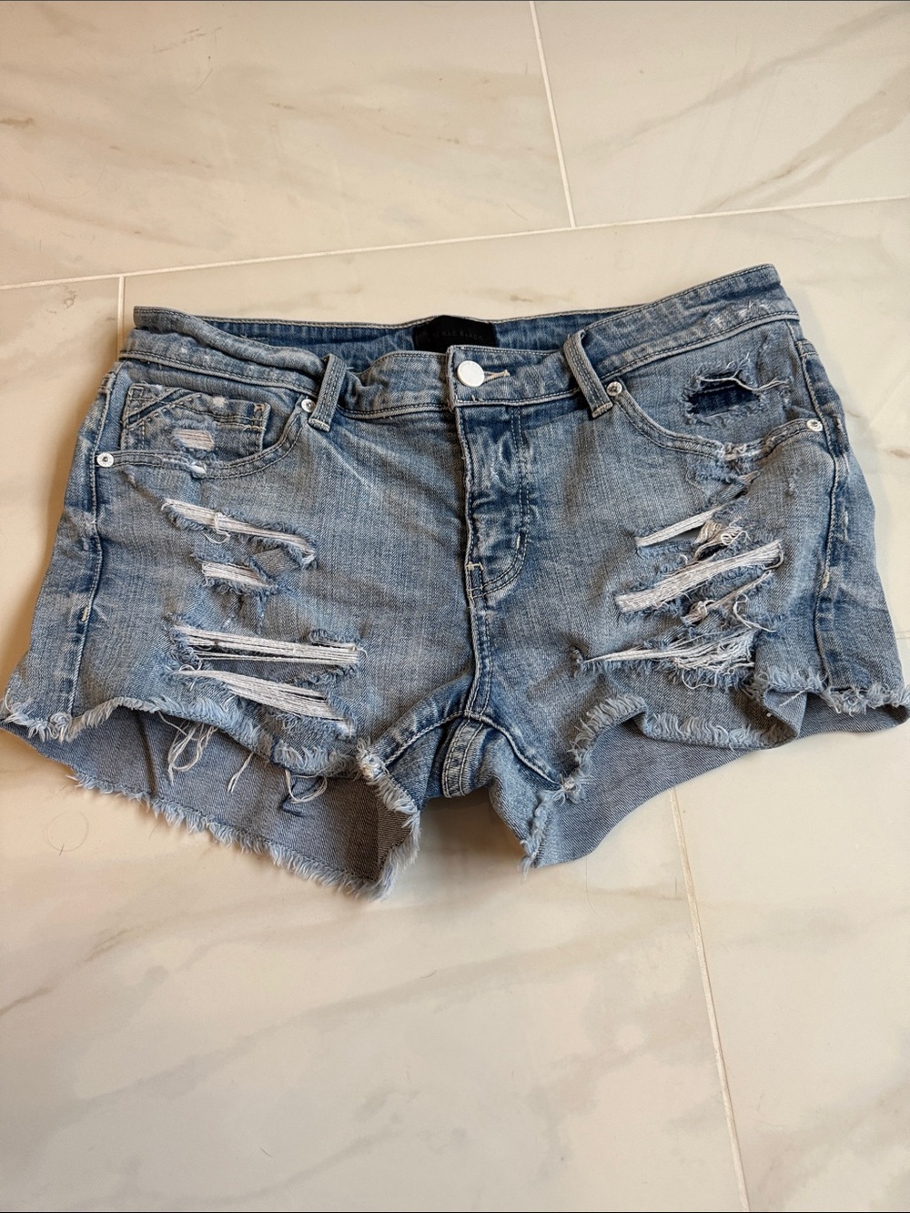 Buckle Black Denim Distressed Women's Short - Light Blue